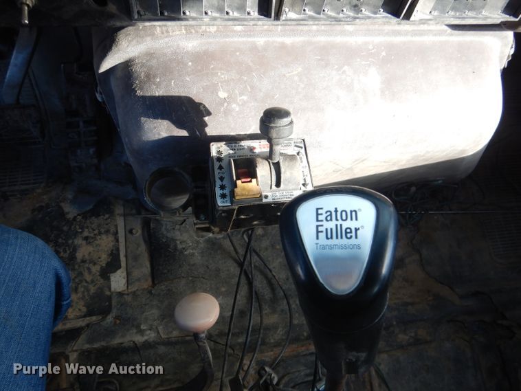 image for item DG4656 1981 International F2574  dump truck