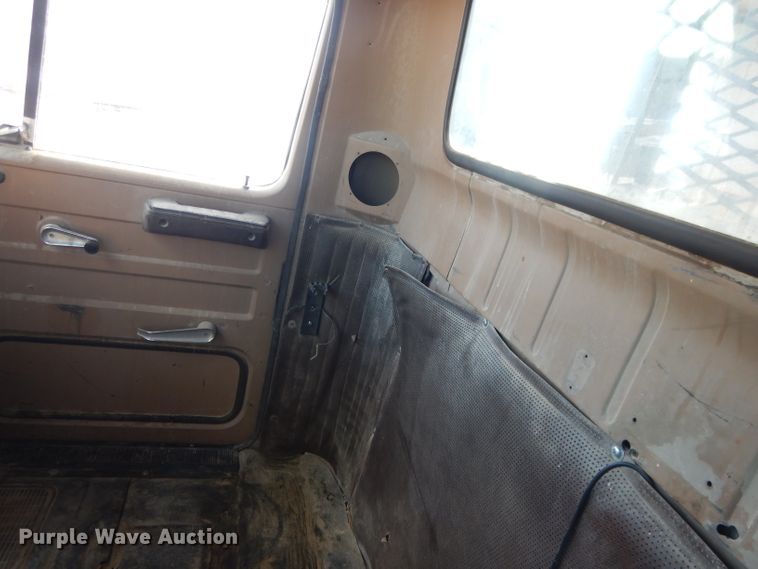 image for item DG4656 1981 International F2574  dump truck