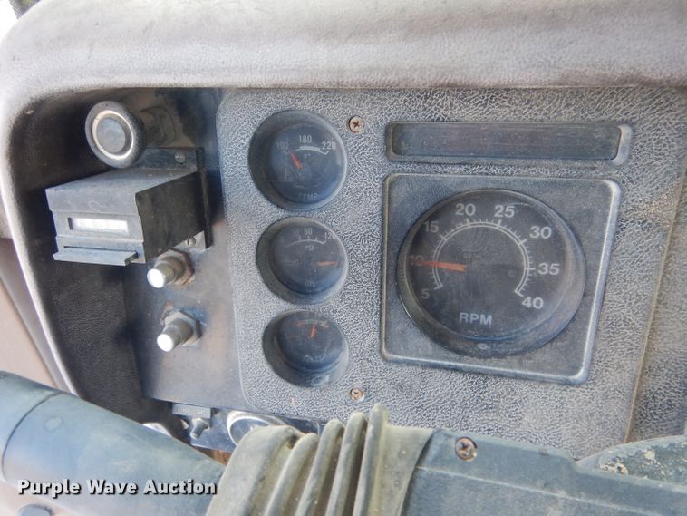 image for item DG4656 1981 International F2574  dump truck