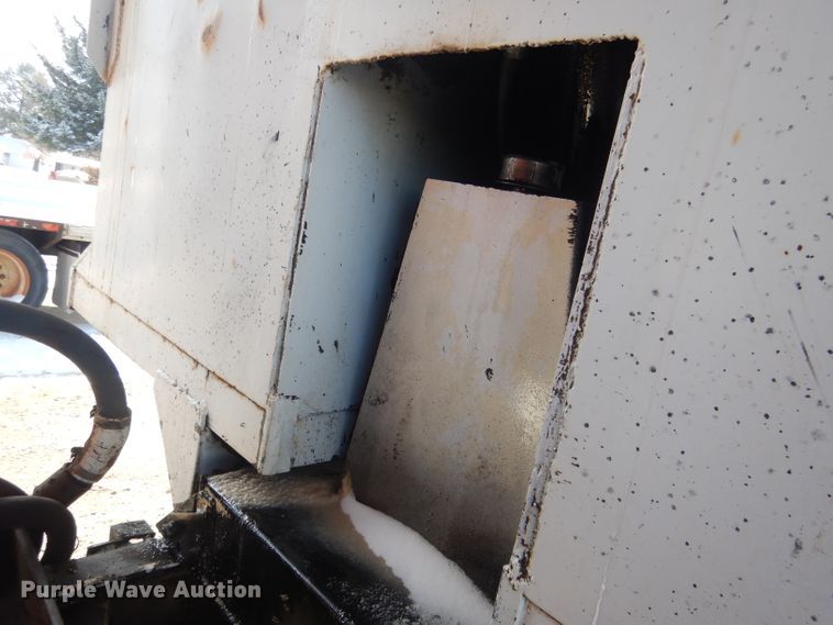 image for item DG4656 1981 International F2574  dump truck