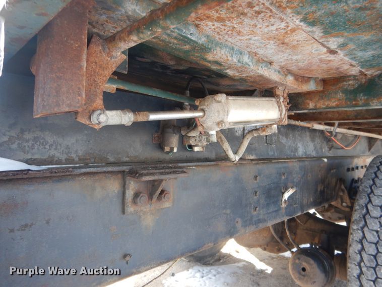 image for item DG4656 1981 International F2574  dump truck