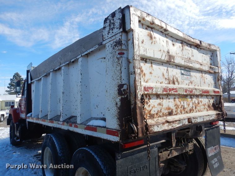 image for item DG4656 1981 International F2574  dump truck