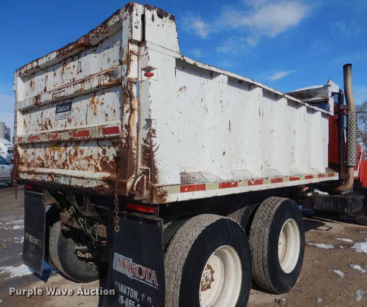 image for item DG4656 1981 International F2574  dump truck