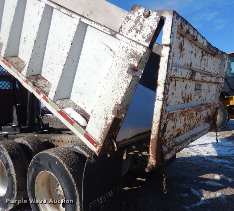 image for item DG4656 1981 International F2574  dump truck