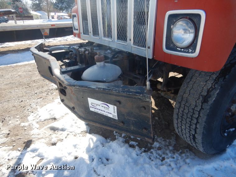 image for item DG4656 1981 International F2574  dump truck