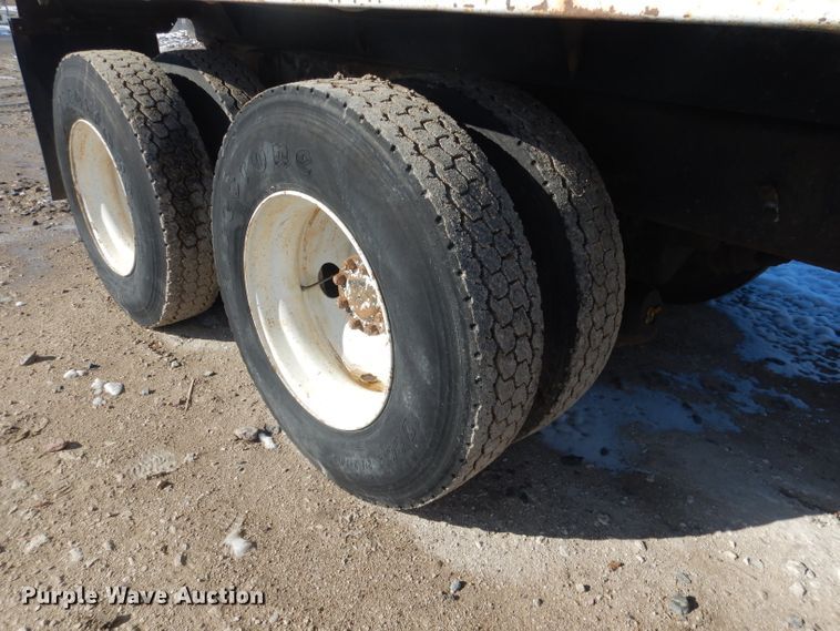 image for item DG4656 1981 International F2574  dump truck