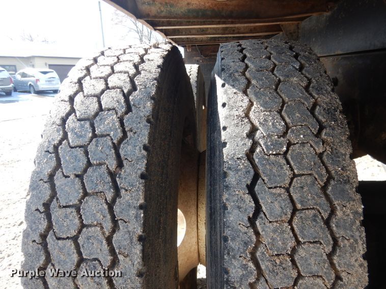 image for item DG4656 1981 International F2574  dump truck