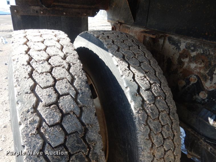 image for item DG4656 1981 International F2574  dump truck