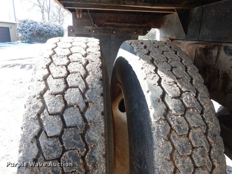 image for item DG4656 1981 International F2574  dump truck