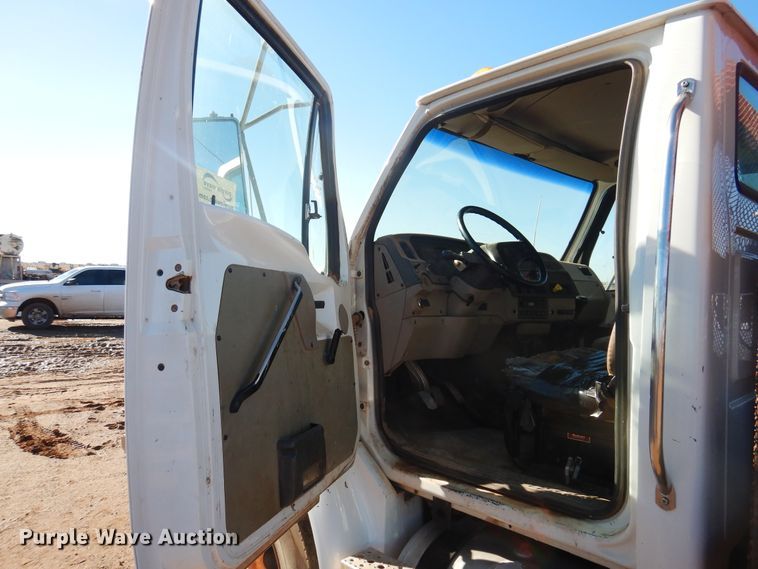 image for item DG8382 2007 Sterling Acterra  winch truck