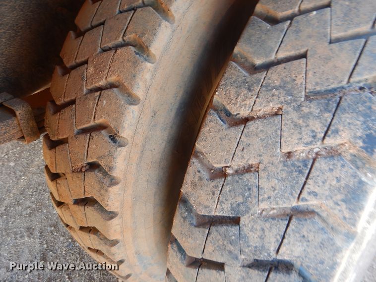 image for item DG8382 2007 Sterling Acterra  winch truck