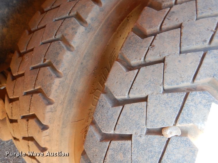 image for item DG8382 2007 Sterling Acterra  winch truck