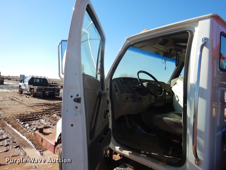 image for item DG8383 2008 Sterling Acterra  winch truck