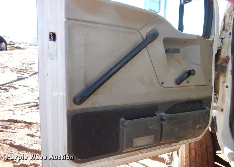 image for item DG8383 2008 Sterling Acterra  winch truck