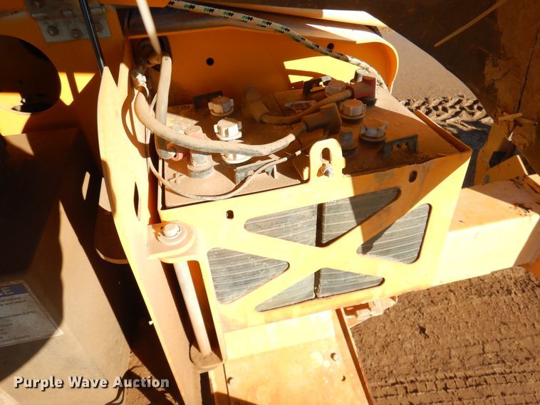 image for item DG8386 2011 Haulotte Biljax 3522A  boom lift