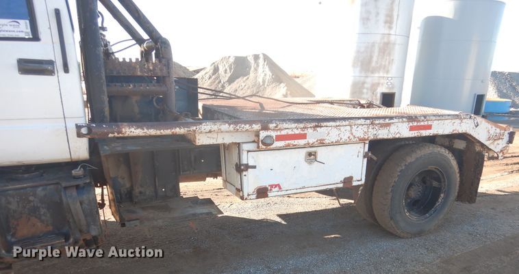 image for item DG8387 1995 Chevrolet Kodiak  winch truck