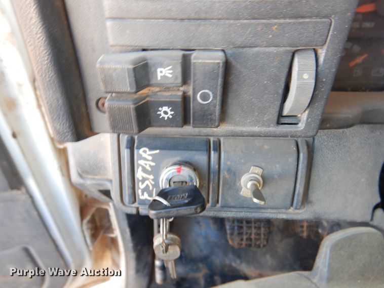 image for item DG8387 1995 Chevrolet Kodiak  winch truck