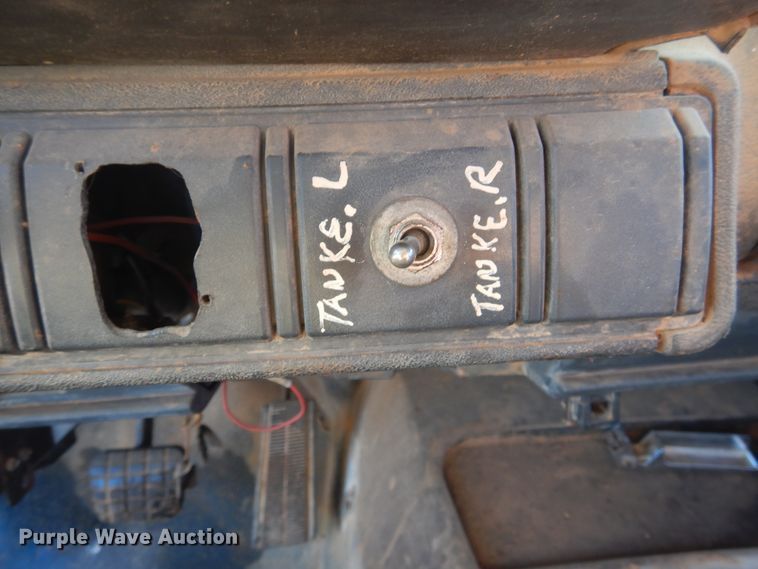 image for item DG8387 1995 Chevrolet Kodiak  winch truck