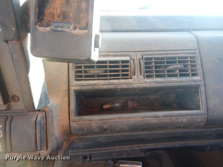 image for item DG8387 1995 Chevrolet Kodiak  winch truck