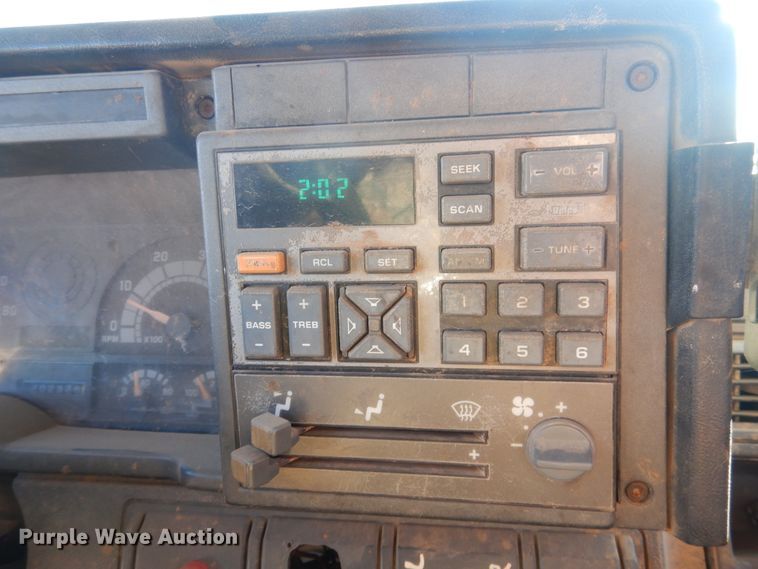 image for item DG8387 1995 Chevrolet Kodiak  winch truck