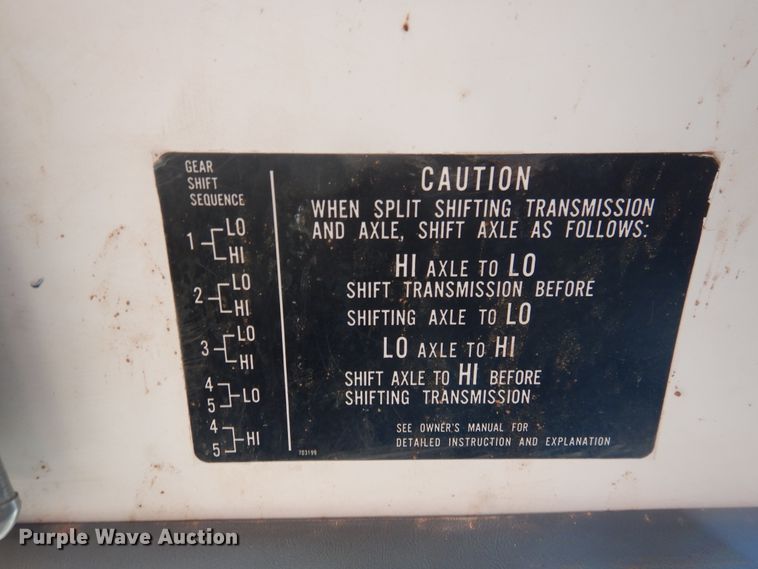 image for item DG8387 1995 Chevrolet Kodiak  winch truck