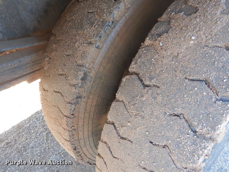 image for item DG8387 1995 Chevrolet Kodiak  winch truck