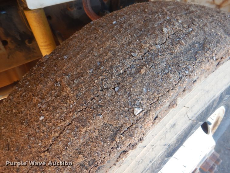 image for item DG8388 2004 Freightliner Business Class M2  winch truck