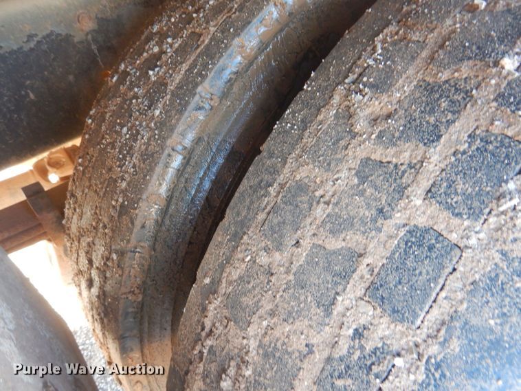 image for item DG8388 2004 Freightliner Business Class M2  winch truck