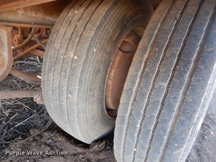 image for item DG8393 2000 Interstate 400LA equipment trailer