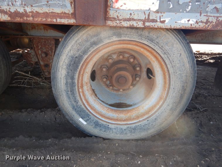 image for item DG8393 2000 Interstate 400LA equipment trailer