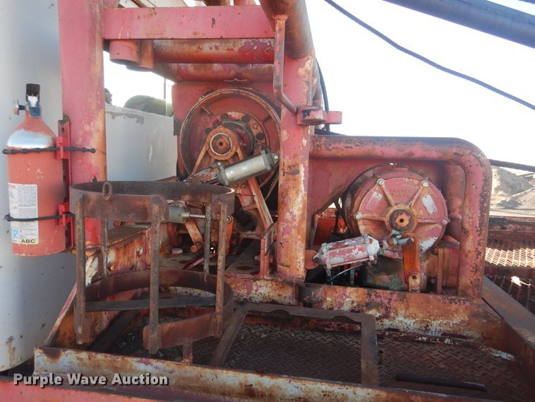 image for item DG8395 1972 Kenworth W924  winch truck