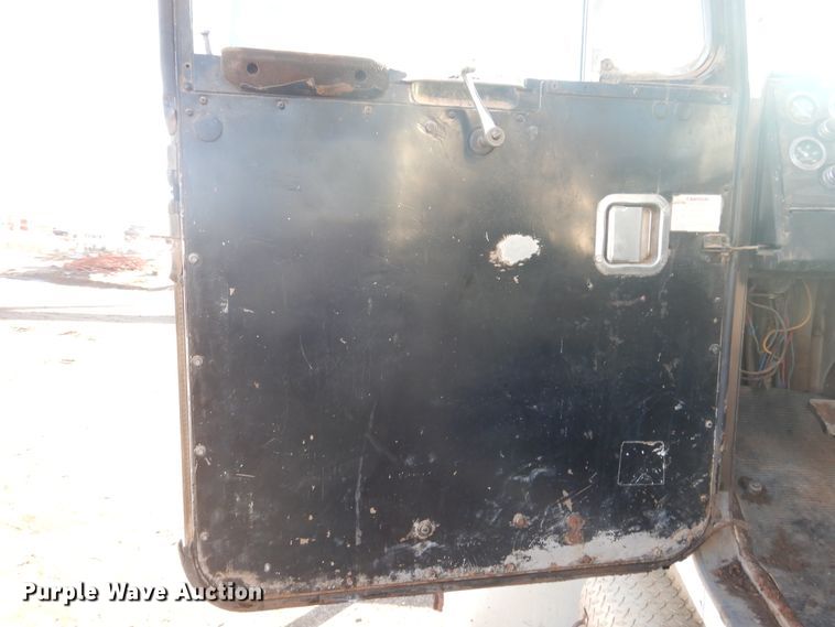 image for item DG8395 1972 Kenworth W924  winch truck