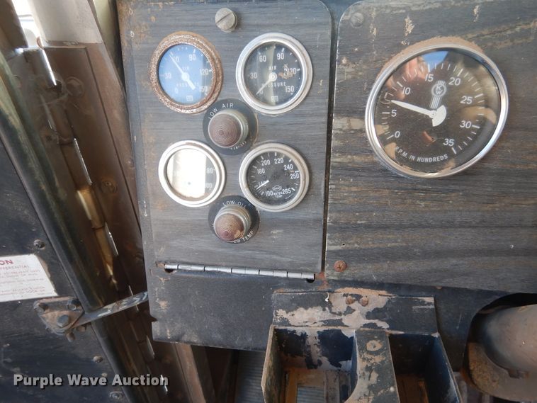 image for item DG8395 1972 Kenworth W924  winch truck