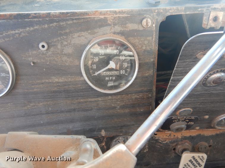 image for item DG8395 1972 Kenworth W924  winch truck