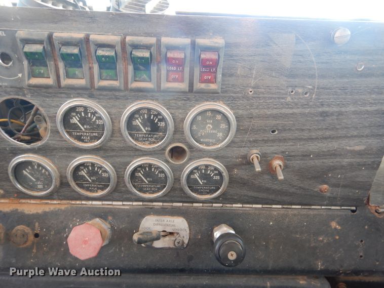 image for item DG8395 1972 Kenworth W924  winch truck