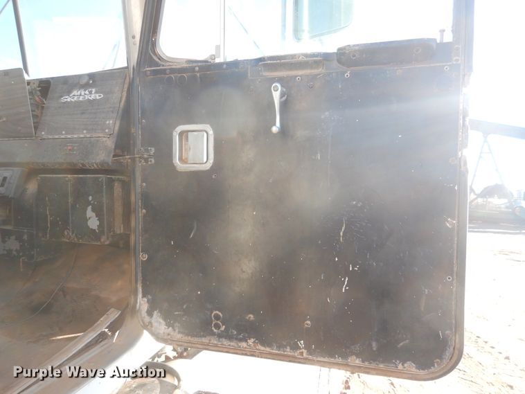 image for item DG8395 1972 Kenworth W924  winch truck