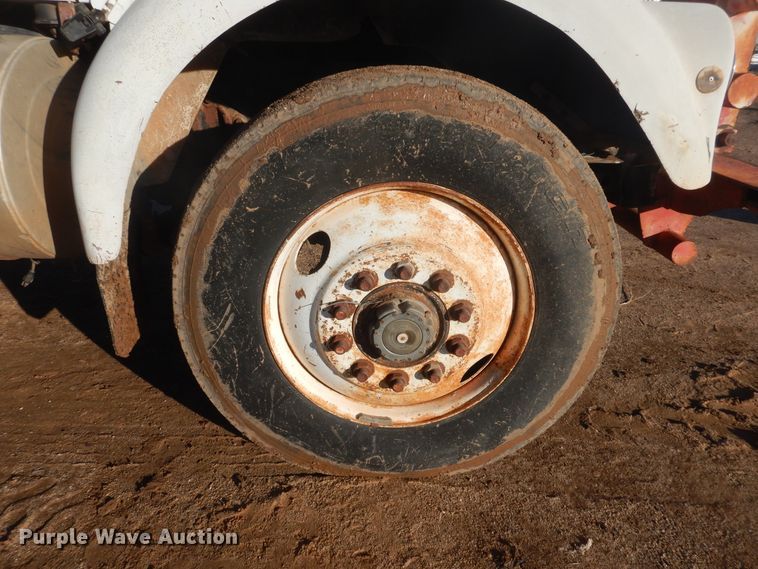 image for item DG8395 1972 Kenworth W924  winch truck