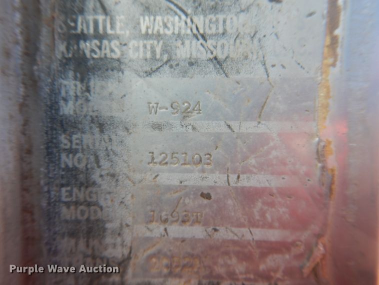 image for item DG8395 1972 Kenworth W924  winch truck