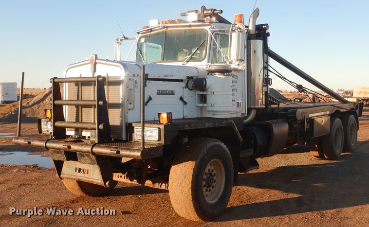 image for item DG8396 1981 Kenworth  winch truck