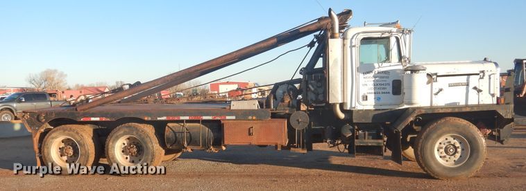 image for item DG8396 1981 Kenworth  winch truck