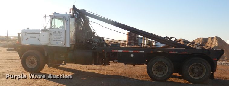 image for item DG8396 1981 Kenworth  winch truck