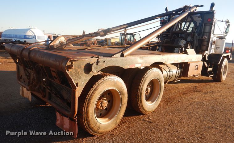 image for item DG8396 1981 Kenworth  winch truck