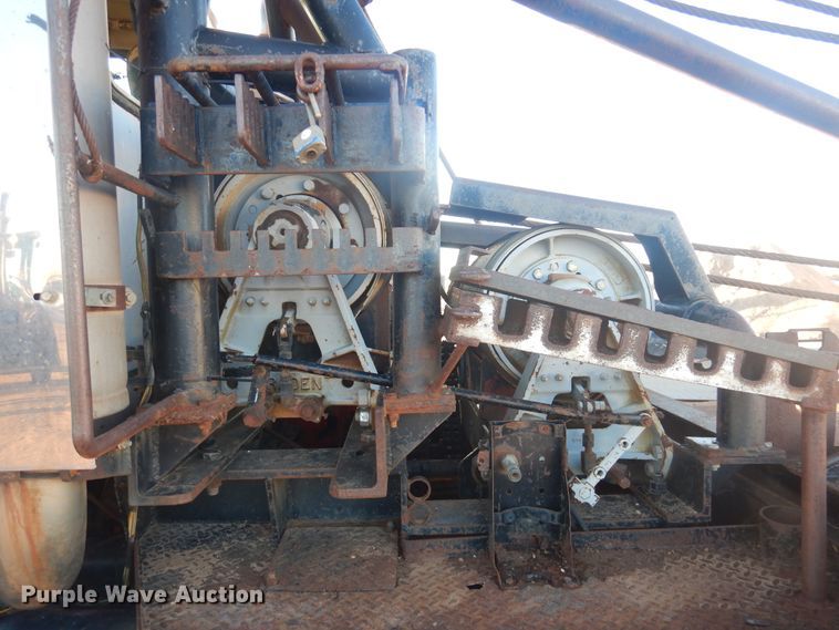 image for item DG8396 1981 Kenworth  winch truck