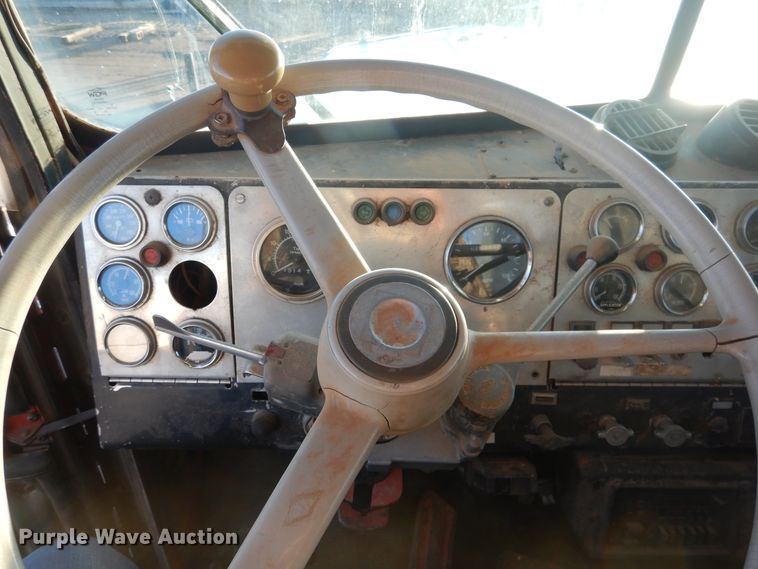 image for item DG8396 1981 Kenworth  winch truck