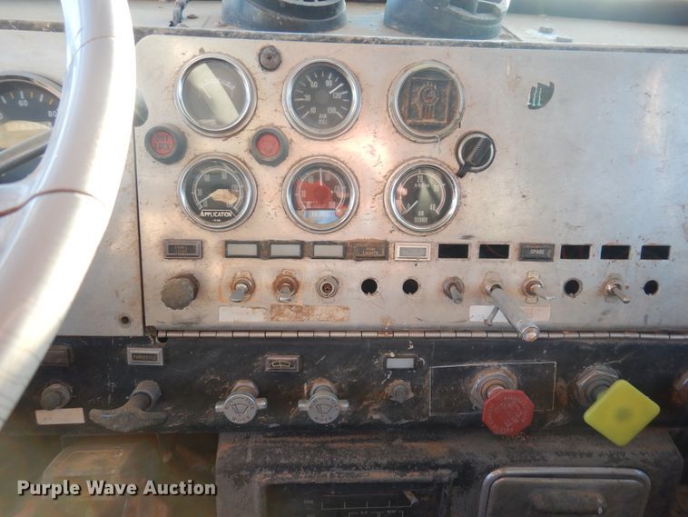 image for item DG8396 1981 Kenworth  winch truck