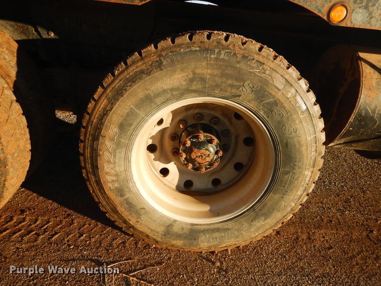 image for item DG8396 1981 Kenworth  winch truck