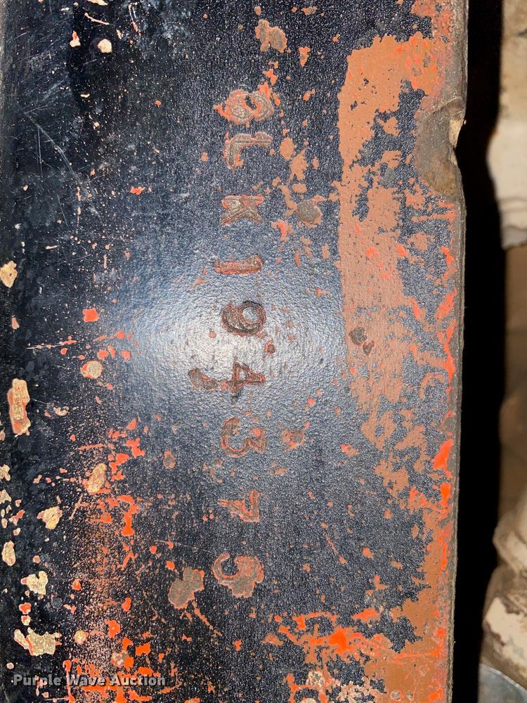 image for item DG8396 1981 Kenworth  winch truck