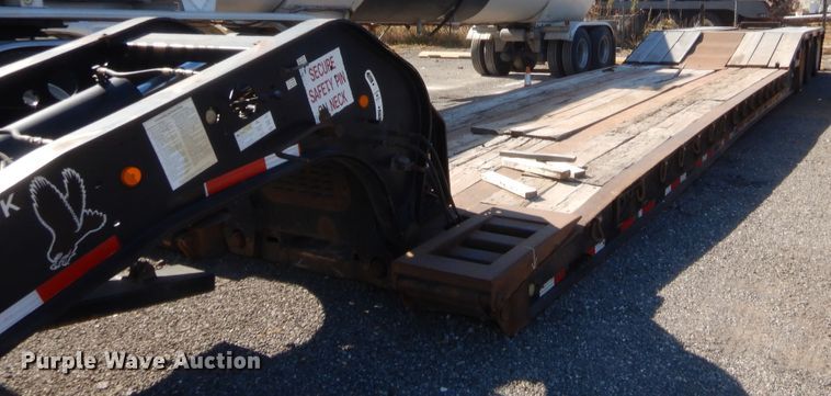 image for item DH0966 2002 Etnyre Blackhawk lowboy equipment trailer