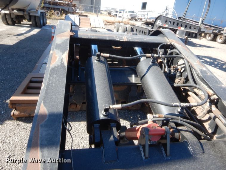 image for item DH0966 2002 Etnyre Blackhawk lowboy equipment trailer