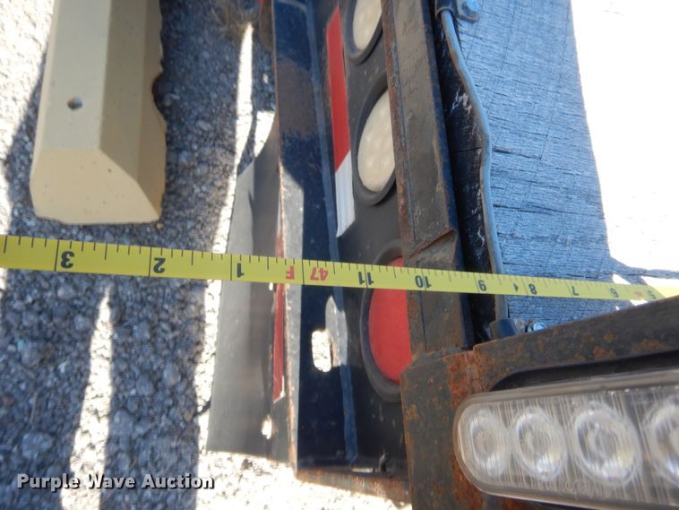 image for item DH0966 2002 Etnyre Blackhawk lowboy equipment trailer